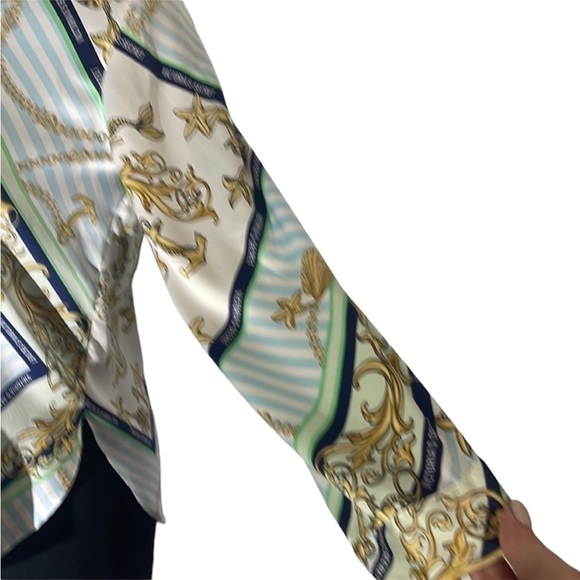 Beautiful Victoria’s Secret pajama top. Size S. Beautiful print. - Picture 4 of 9